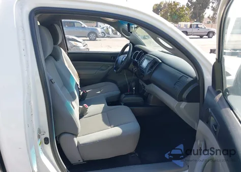 2014 Toyota Tacoma z USA, uszkodzony, nr VIN 5TFNX4CN5EX034336